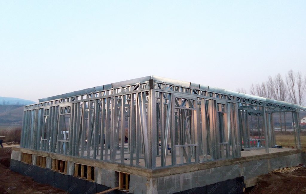single storey house with metal framing system