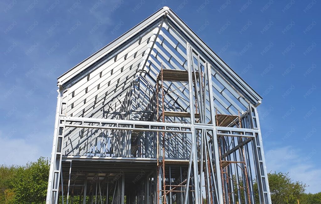 House with attic on steel frames