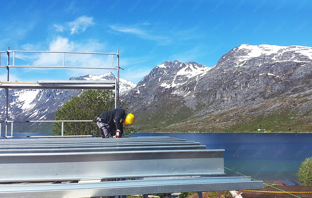 second storey construction with light metal profiles