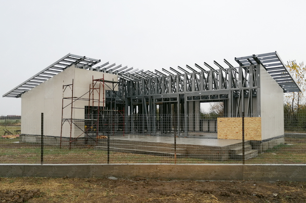 single floor house on metal framing