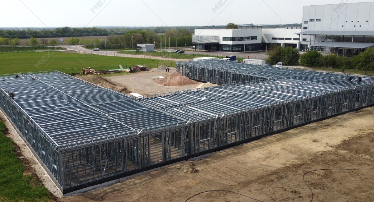 Workers hostel construction on metallic structure