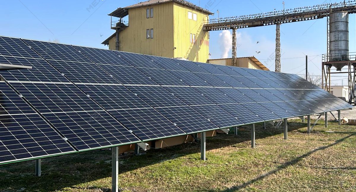 Photovoltaic system mounted on light steel structure
