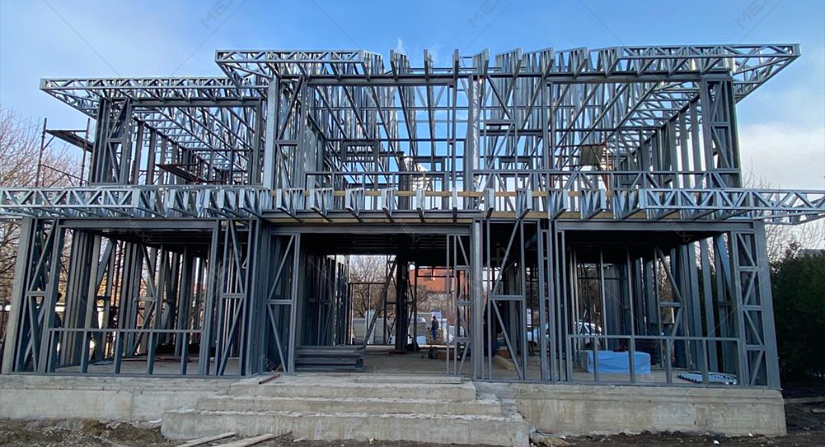 Two storey metal house built with MEXI® steel profiles