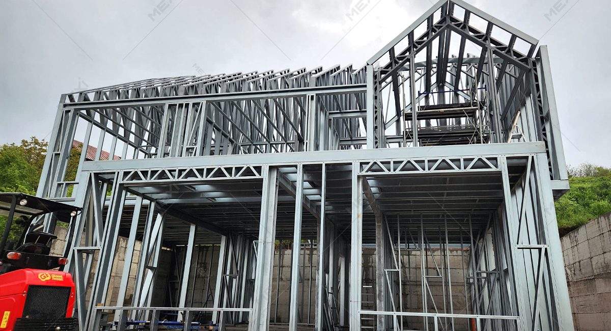 c0645 - Two storey house on light steel framing structure